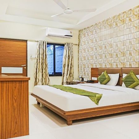 Hotel Lions Den Lonavala Esterno foto