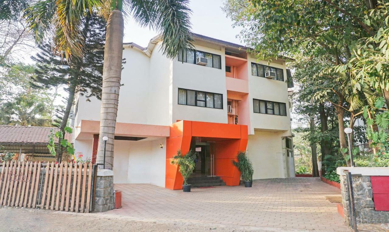Hotel Lions Den Lonavala Esterno foto
