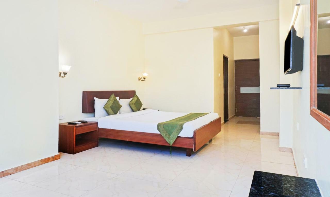 Hotel Lions Den Lonavala Esterno foto